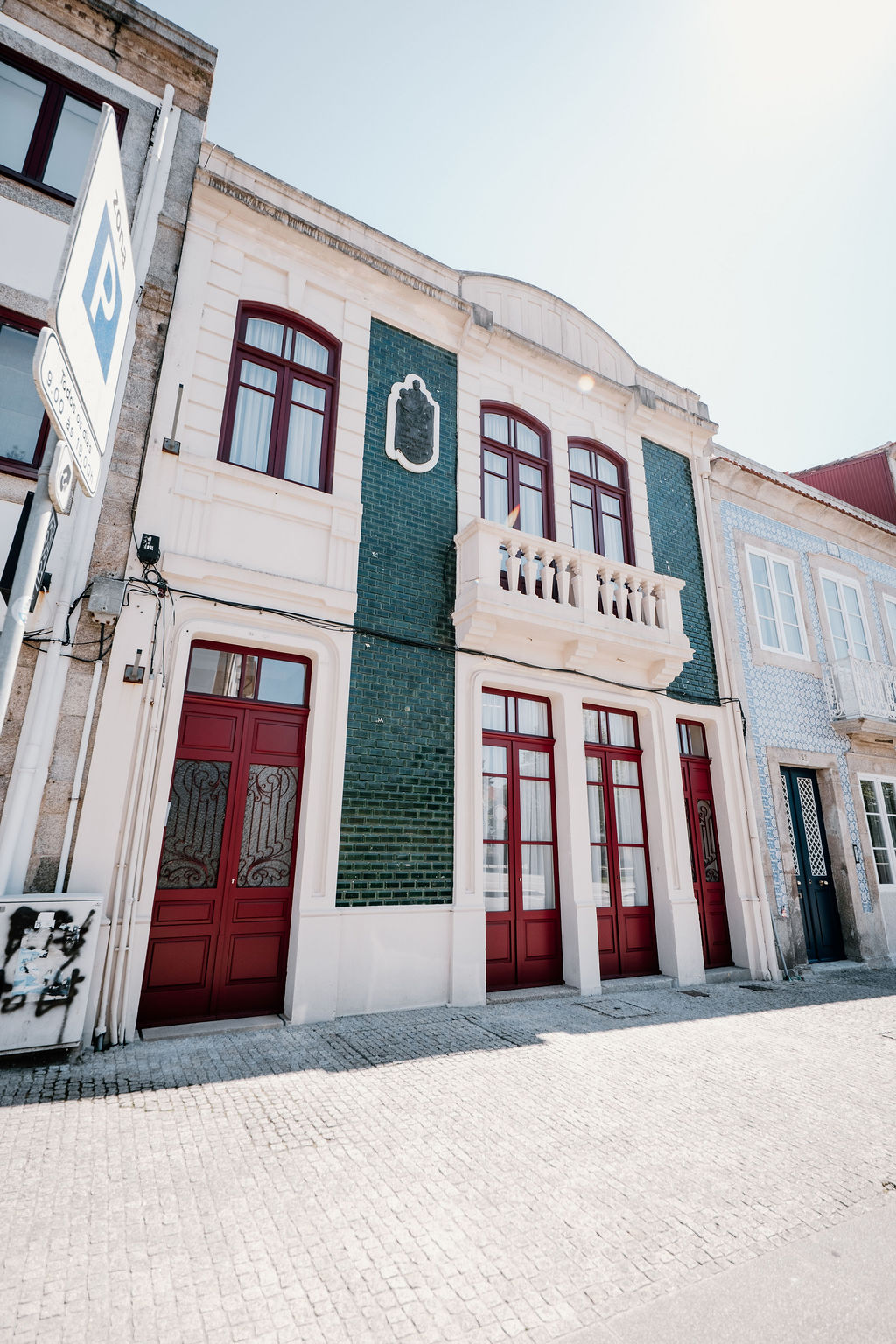 Fachada da casa na Praça do Almada